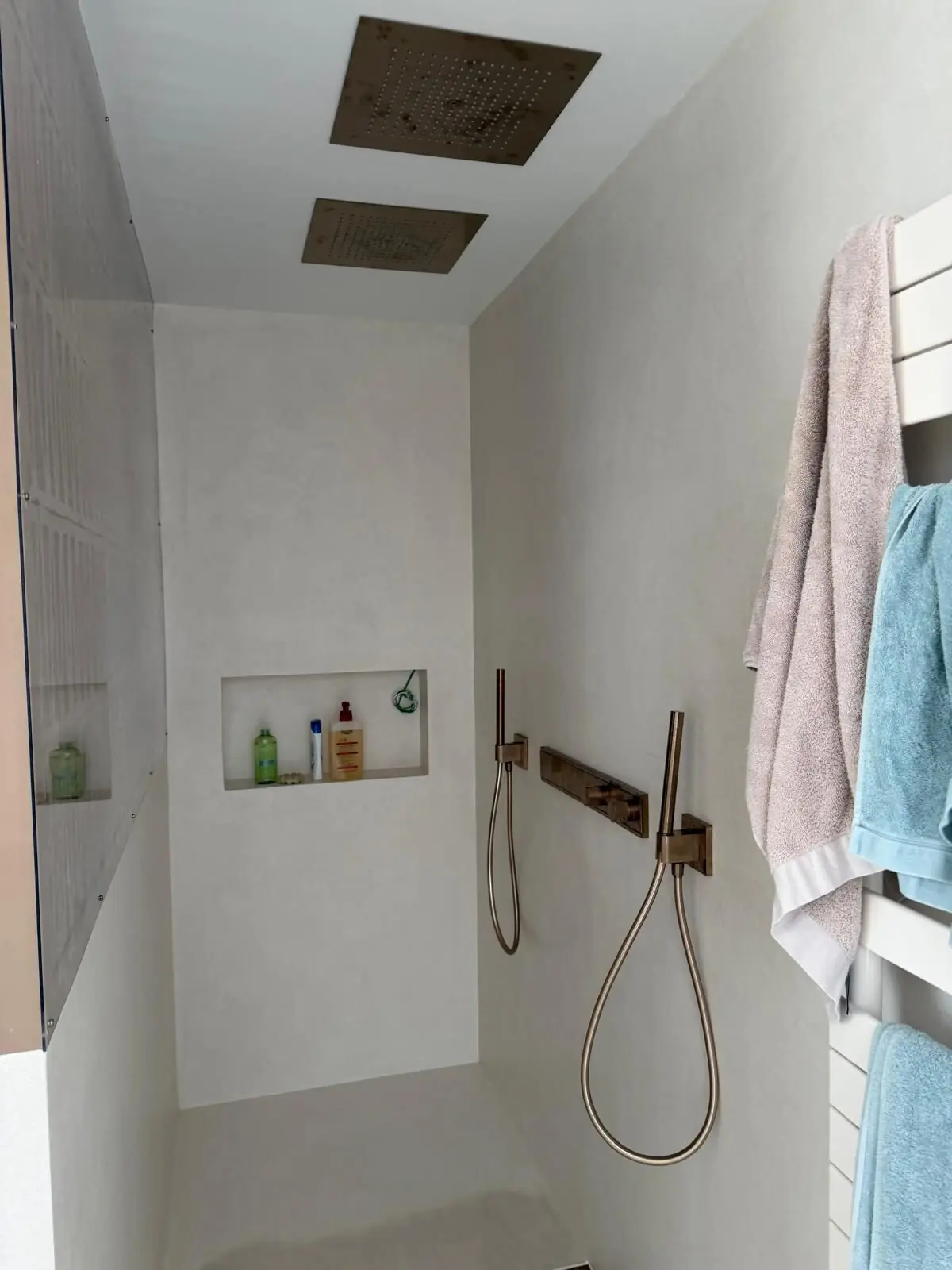 Douche à l'italienne, robinetterie laiton